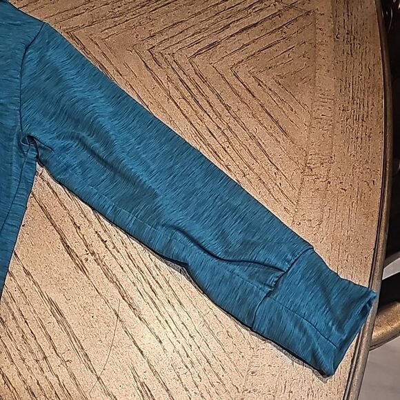 Teal hooded shirt quick-dri size 6-6X - Picture 2 of 10
